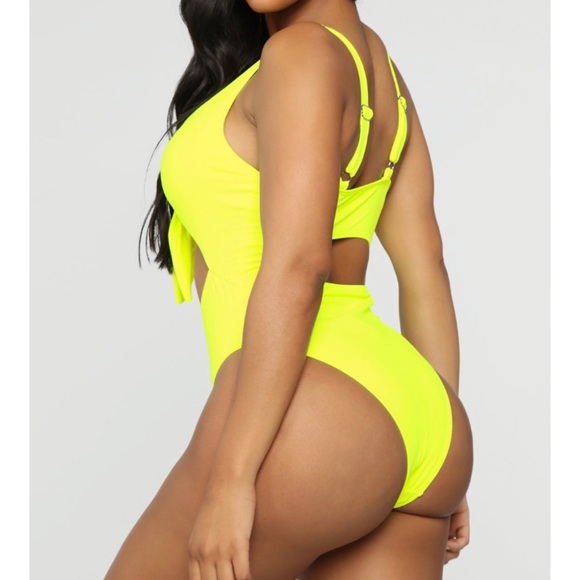 One piece summer cut-out bathing suit - Picture 2 of 4